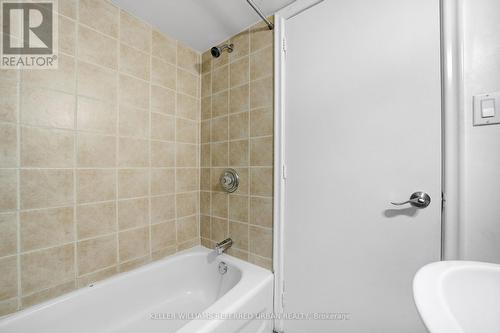 435 Ellerslie Avenue, Toronto, ON - Indoor Photo Showing Bathroom