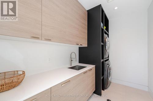 1337 Waverly Avenue, Oakville (Bronte East), ON - Indoor Photo Showing Laundry Room