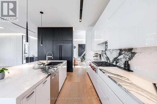 1337 Waverly Avenue, Oakville (Bronte East), ON - Indoor Photo Showing Kitchen With Upgraded Kitchen