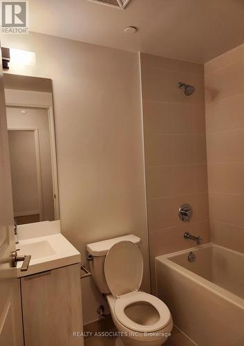 704 - 8 Widmer Street, Toronto, ON - Indoor Photo Showing Bathroom