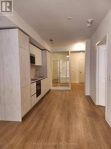 704 - 8 Widmer Street, Toronto, ON - Indoor Photo Showing Kitchen