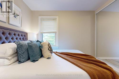 63 Cleveland Street, Toronto (Mount Pleasant East), ON - Indoor Photo Showing Bedroom