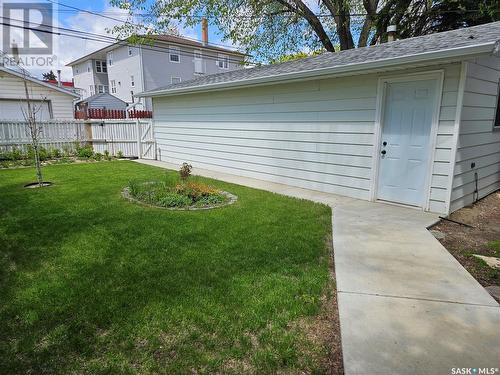 122 4Th Avenue Ne, Swift Current, SK - Outdoor