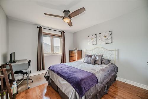Bright 2nd bedroom - 5255 Dryden Avenue, Burlington, ON - Indoor Photo Showing Bedroom