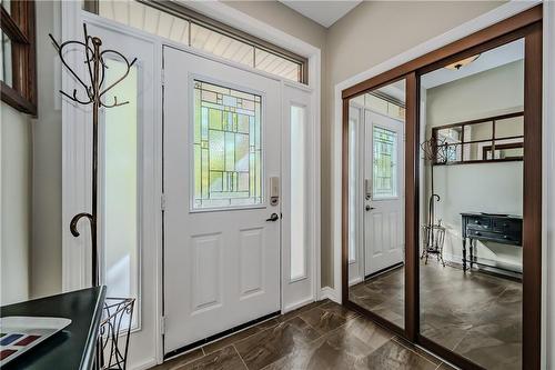 Bright front entrance with large closet - 5255 Dryden Avenue, Burlington, ON - Indoor Photo Showing Other Room