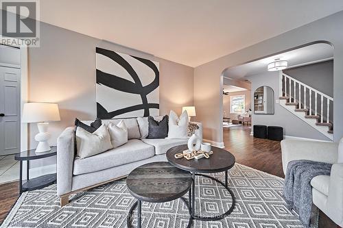 1073 King Street E, Oshawa, ON - Indoor Photo Showing Living Room