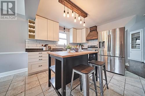 1073 King Street E, Oshawa, ON - Indoor Photo Showing Kitchen