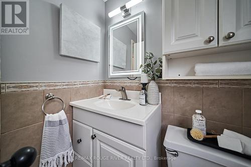 1073 King Street E, Oshawa, ON - Indoor Photo Showing Bathroom