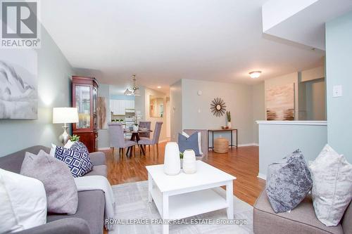 108 - 8 Huron Street, Kawartha Lakes, ON - Indoor Photo Showing Living Room