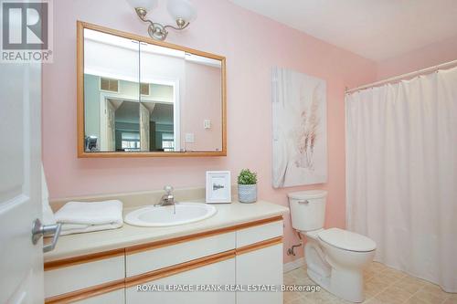 108 - 8 Huron Street, Kawartha Lakes, ON - Indoor Photo Showing Bathroom