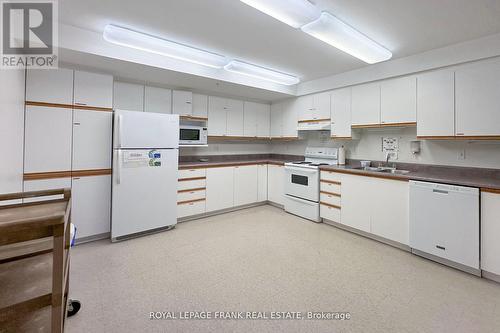 108 - 8 Huron Street, Kawartha Lakes, ON - Indoor Photo Showing Kitchen