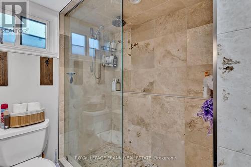 905 Cumberland Avenue, Peterborough, ON - Indoor Photo Showing Bathroom