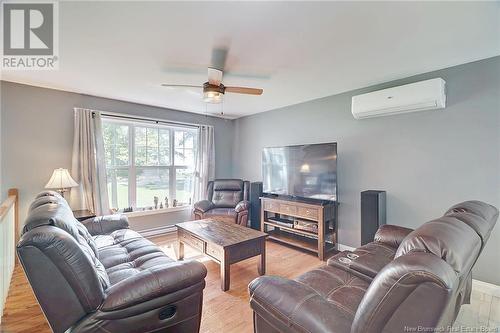 162 Grand Point Road, Douglas Harbour, NB - Indoor Photo Showing Living Room