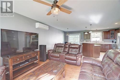 162 Grand Point Road, Douglas Harbour, NB - Indoor Photo Showing Living Room