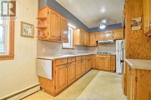 940 Dolson Road, Essex, ON - Indoor Photo Showing Kitchen