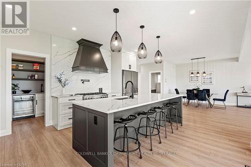 2106 Tokala Trail Trail, London, ON - Indoor Photo Showing Kitchen With Upgraded Kitchen