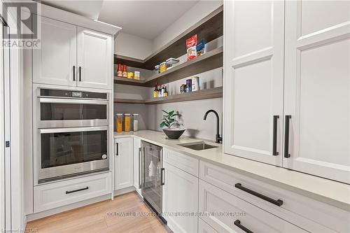 2106 Tokala Trail Trail, London, ON - Indoor Photo Showing Kitchen