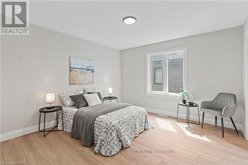 2106 Tokala Trail Trail, London, ON - Indoor Photo Showing Bedroom