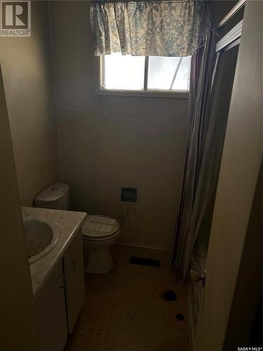 1228 Wallace Street, Regina, SK - Indoor Photo Showing Bathroom