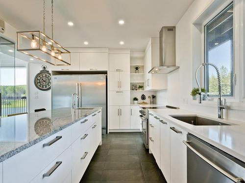 Kitchen - 80 Ch. Lebel, Saint-Herménégilde, QC - Indoor Photo Showing Kitchen With Upgraded Kitchen