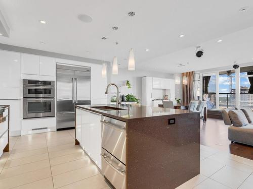 Cuisine - 1102-2875 Av. Du Cosmodôme, Laval (Chomedey), QC - Indoor Photo Showing Kitchen With Upgraded Kitchen