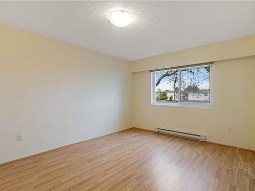 305-1665 Oak Bay Ave, Victoria, BC - Indoor Photo Showing Other Room