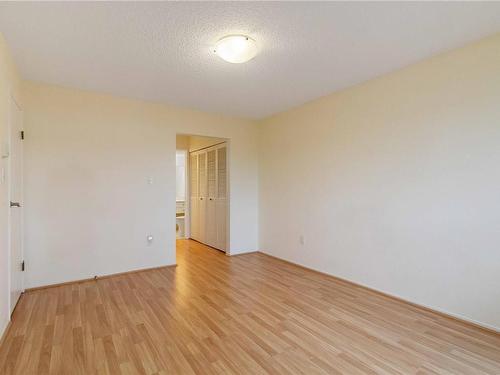 305-1665 Oak Bay Ave, Victoria, BC - Indoor Photo Showing Other Room