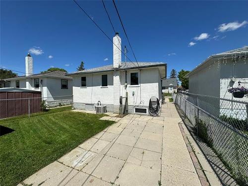 668 Manhattan Ave, Winnipeg, MB 