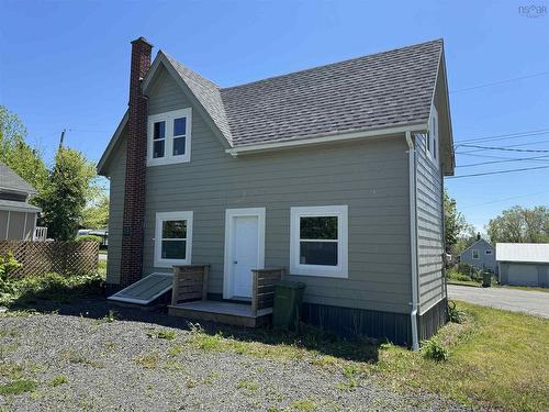 32 Hill Street, Pictou, NS 