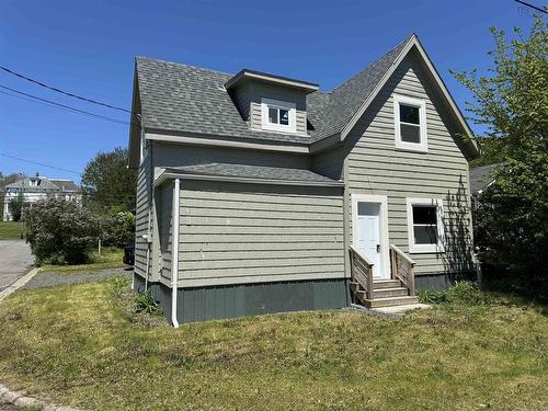 32 Hill Street, Pictou, NS 
