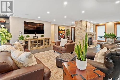 331 Gustin Crescent, Saskatoon, SK - Indoor Photo Showing Living Room