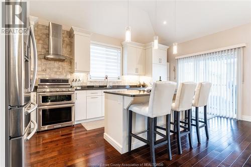 1505 Monticello, Windsor, ON - Indoor Photo Showing Kitchen With Upgraded Kitchen