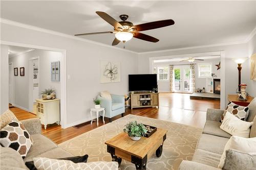 1954 Grayson Avenue, Fort Erie, ON - Indoor Photo Showing Living Room