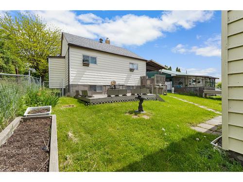 311 10Th Avenue N, Creston, BC - Outdoor With Exterior