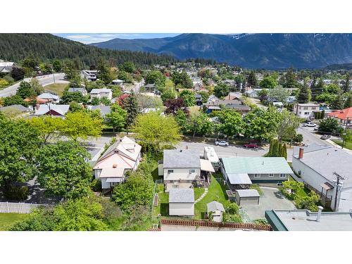 311 10Th Avenue N, Creston, BC - Outdoor With View