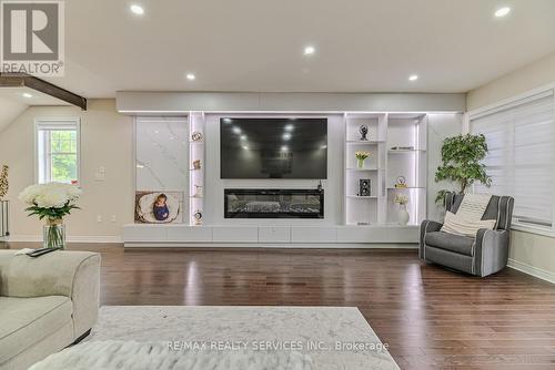 53 Fresnel Road, Brampton, ON - Indoor Photo Showing Living Room