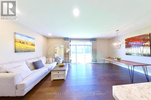 1674 Valhalla Street, London, ON - Indoor Photo Showing Living Room