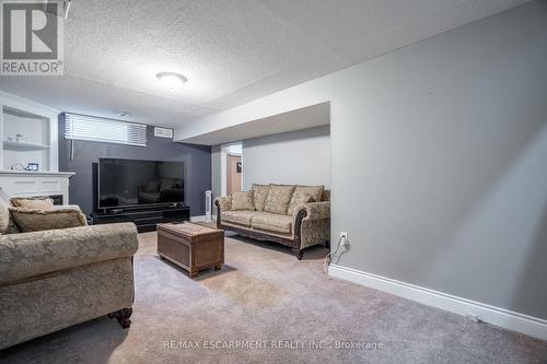663 Acadia Drive, Hamilton, ON - Indoor Photo Showing Living Room