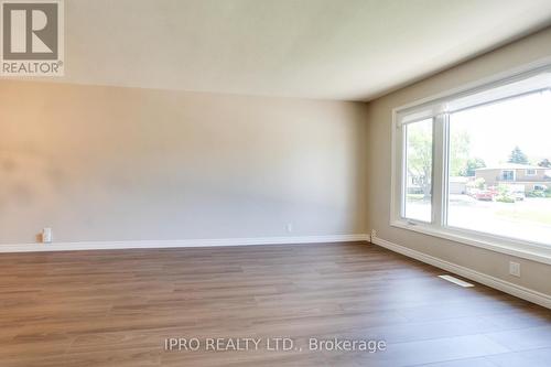 18 Costain Court, Hamilton, ON - Indoor Photo Showing Other Room