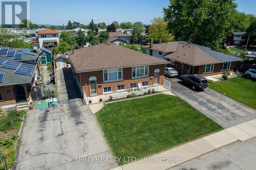 18 Costain Court, Hamilton, ON - Outdoor With Facade