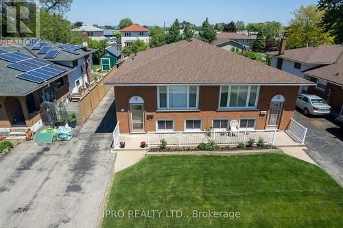 18 Costain Court, Hamilton, ON - Outdoor With Facade