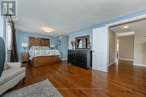 22 Carrington Place, Guelph, ON - Indoor Photo Showing Bedroom