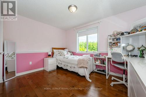 22 Carrington Place, Guelph, ON - Indoor Photo Showing Bedroom