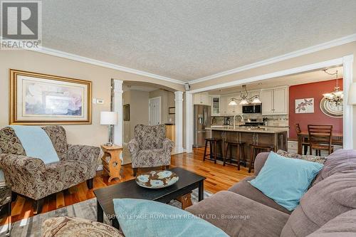 22 Carrington Place, Guelph, ON - Indoor Photo Showing Living Room