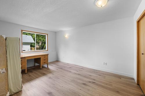2218 Cedar Street, Creston, BC - Indoor Photo Showing Other Room