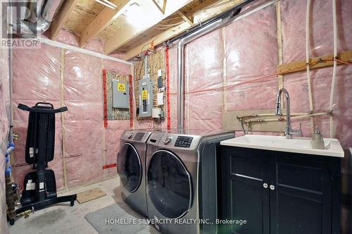 27 Kedwell Street, Cambridge, ON - Indoor Photo Showing Laundry Room