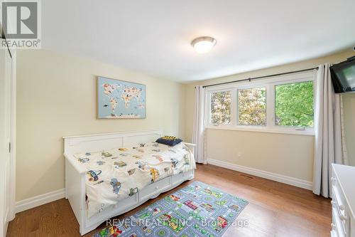 678 Meadow Lane, Burlington, ON - Indoor Photo Showing Bedroom