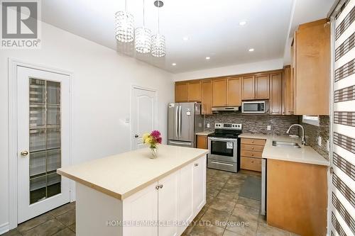 56 Iron Block Drive, Brampton, ON - Indoor Photo Showing Kitchen With Upgraded Kitchen