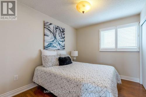 160 Tuscadero Crescent, Mississauga, ON - Indoor Photo Showing Bedroom