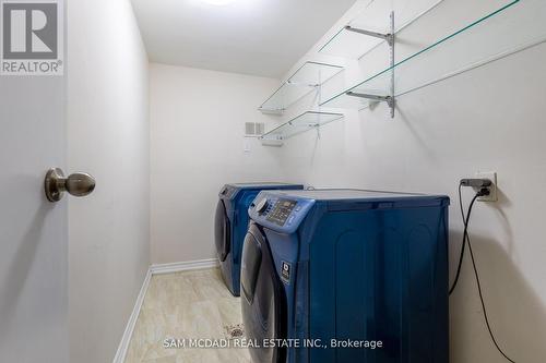 160 Tuscadero Crescent, Mississauga, ON - Indoor Photo Showing Laundry Room